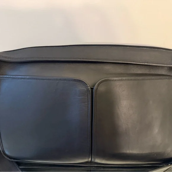 Classic Coach Black Leather Messenger Bag